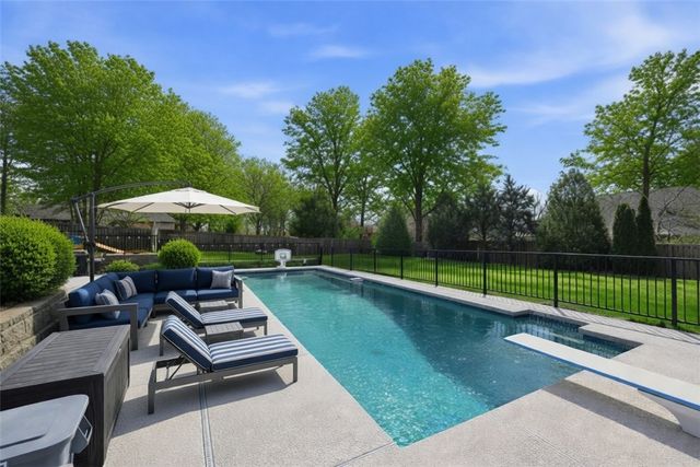 5917 W Kennedy Drive, Fayetteville, AR 72704