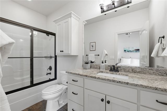 5917 W Kennedy Drive, Fayetteville, AR 72704