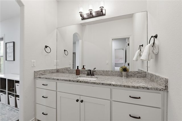 5917 W Kennedy Drive, Fayetteville, AR 72704