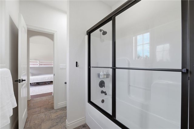 5917 W Kennedy Drive, Fayetteville, AR 72704