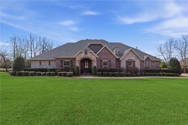 5917 W Kennedy Drive, Fayetteville, AR 72704