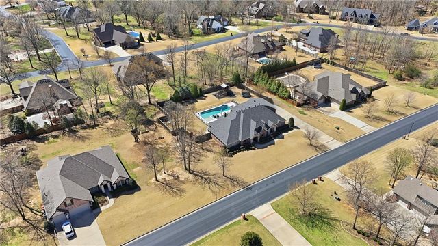 5917 W Kennedy Drive, Fayetteville, AR 72704