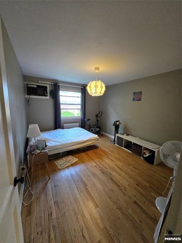 125 E Clinton Avenue 3B, Bergenfield, NJ 07621