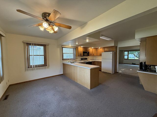 522 5th Avenue, Madison, MN 56256