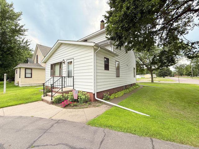 522 5th Avenue, Madison, MN 56256