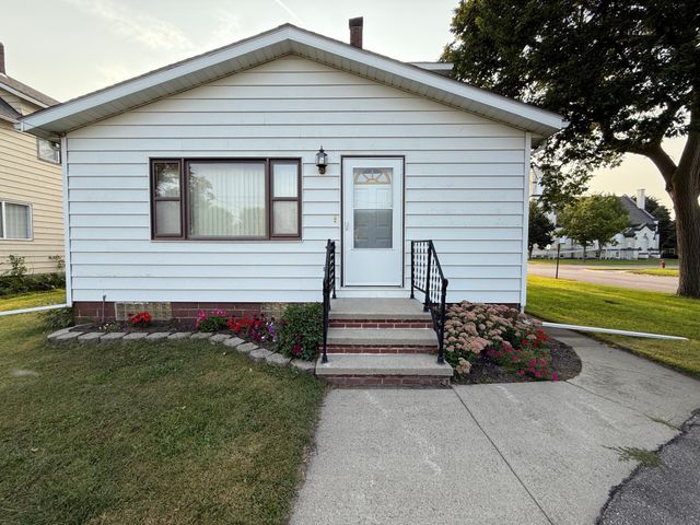 522 5th Avenue, Madison, MN 56256