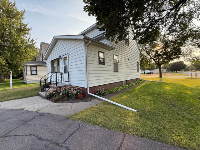 522 5th Avenue, Madison, MN 56256