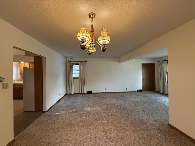 522 5th Avenue, Madison, MN 56256