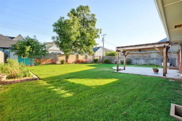 2756 NW Grand Boulevard, Oklahoma City, OK 73116