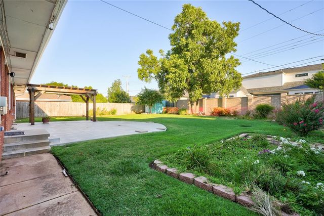 2756 NW Grand Boulevard, Oklahoma City, OK 73116