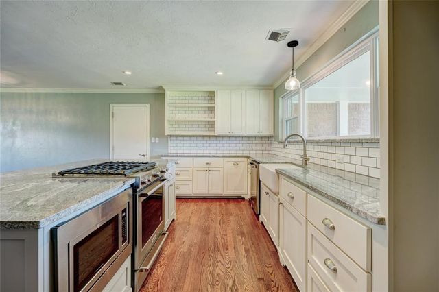 2756 NW Grand Boulevard, Oklahoma City, OK 73116