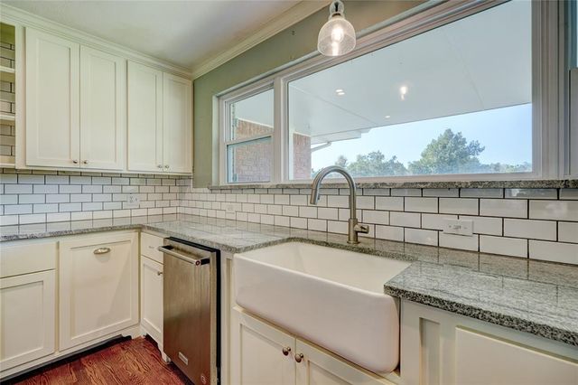 2756 NW Grand Boulevard, Oklahoma City, OK 73116