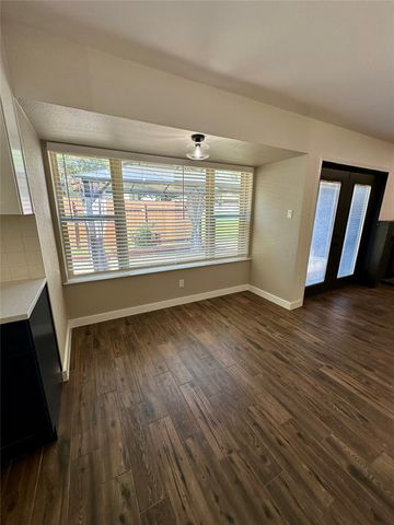 120 Lakeway Drive, Benbrook, TX 76126