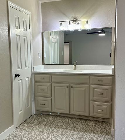 120 Lakeway Drive, Benbrook, TX 76126