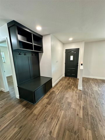 120 Lakeway Drive, Benbrook, TX 76126