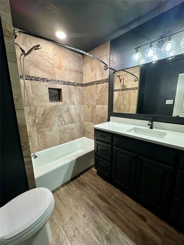 120 Lakeway Drive, Benbrook, TX 76126