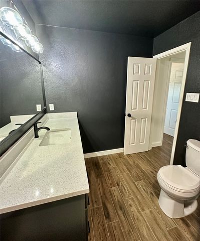 120 Lakeway Drive, Benbrook, TX 76126