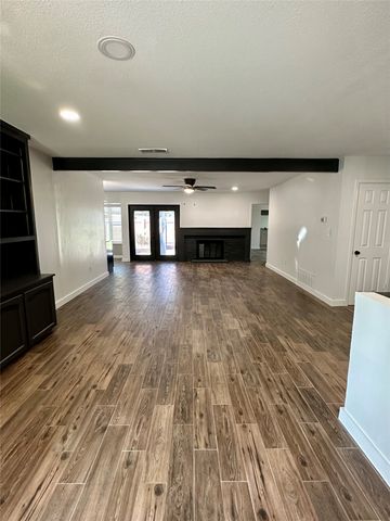 120 Lakeway Drive, Benbrook, TX 76126