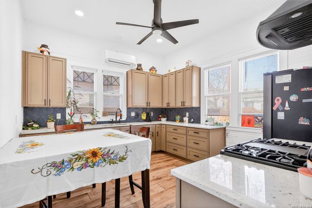 215 Sweet, San Antonio, TX 78204