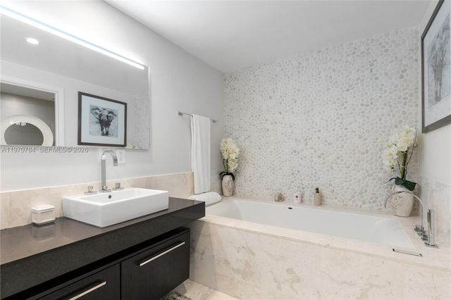 17121 Collins Ave 2905, Sunny Isles Beach, FL 33160