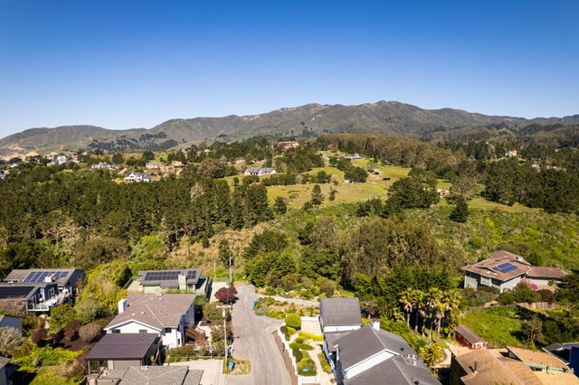 100 Montana Street, Moss Beach, CA 94038