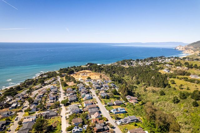 100 Montana Street, Moss Beach, CA 94038