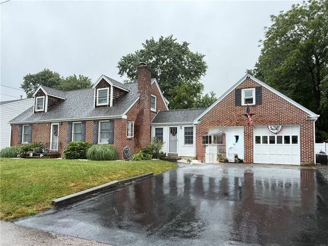 10 Isabelle Drive, Narragansett, RI 02882