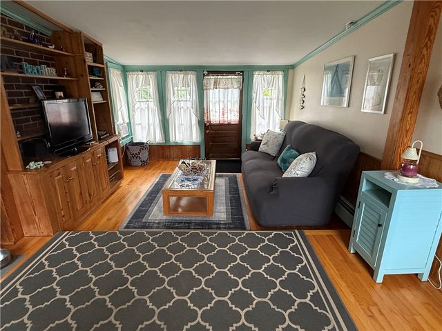 10 Isabelle Drive, Narragansett, RI 02882