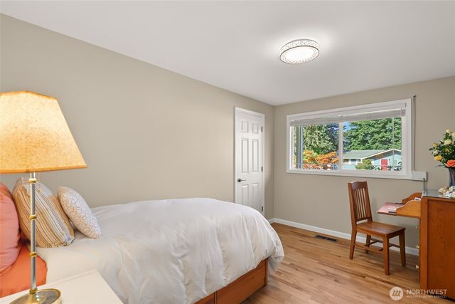 936 165th Avenue SE, Bellevue, WA 98008
