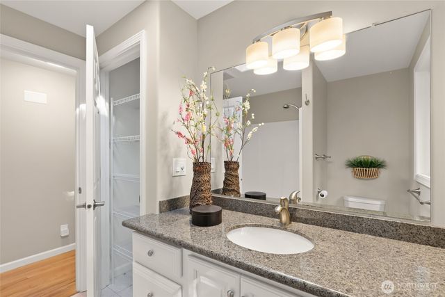936 165th Avenue SE, Bellevue, WA 98008