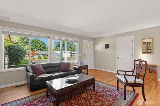 936 165th Avenue SE, Bellevue, WA 98008