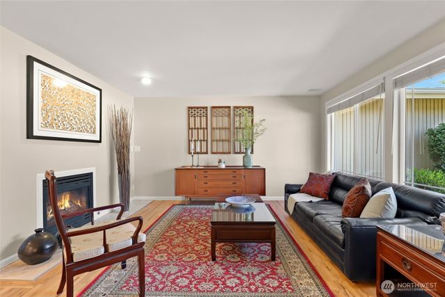936 165th Avenue SE, Bellevue, WA 98008