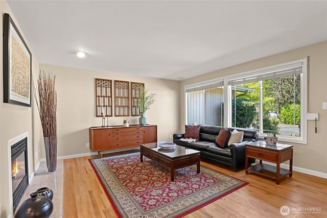 936 165th Avenue SE, Bellevue, WA 98008