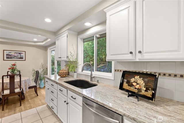 936 165th Avenue SE, Bellevue, WA 98008