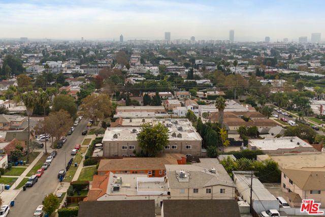 833 N Poinsettia Place, Los Angeles, CA 90046