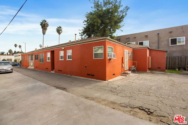 833 N Poinsettia Place, Los Angeles, CA 90046