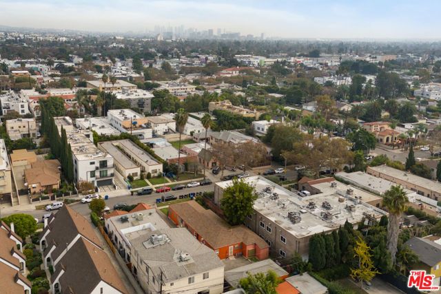 833 N Poinsettia Place, Los Angeles, CA 90046