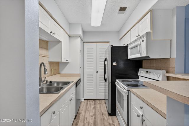 10200 BELLE RIVE Boulevard 212, Jacksonville, FL 32256