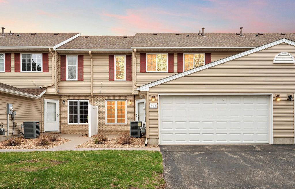 208 E Orchard Street, Belle Plaine, MN 56011 — exterior