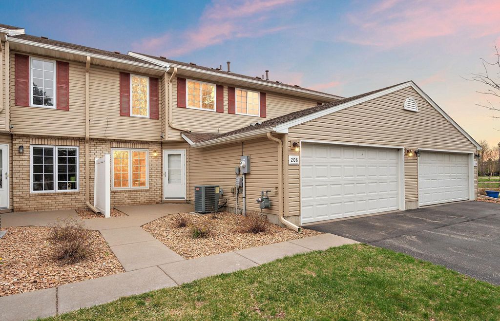 208 E Orchard Street, Belle Plaine, MN 56011 — photo 2