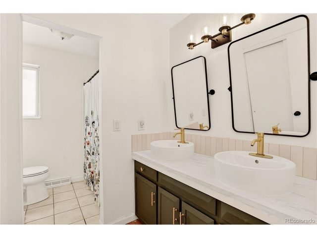 2669 S Moline Ct, Aurora, CO 80014