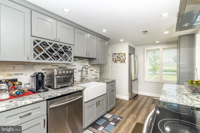251 FIR TREE CT, Marlton, NJ 08053