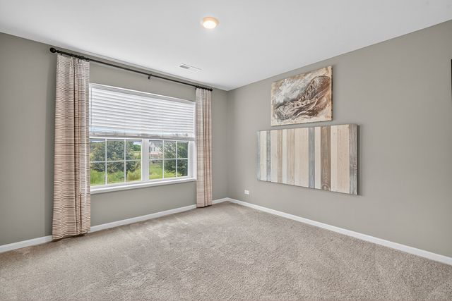 1001 Draper Road, Mchenry, IL 60050