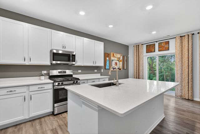 1001 Draper Road, Mchenry, IL 60050