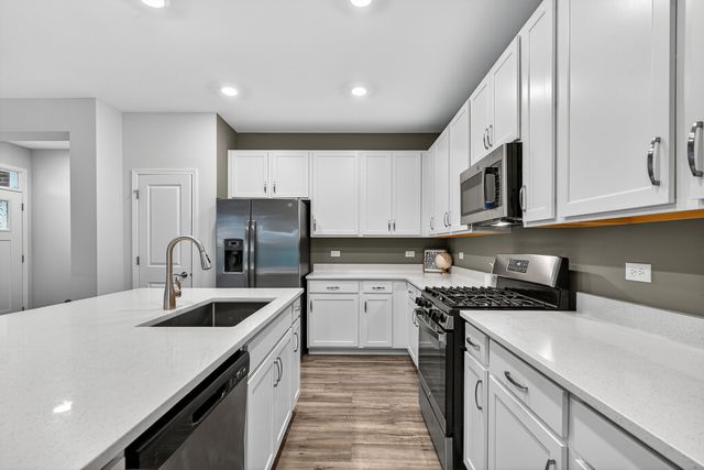 1001 Draper Road, Mchenry, IL 60050