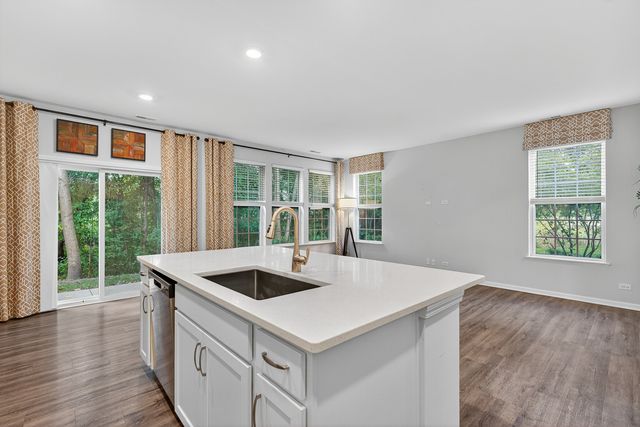 1001 Draper Road, Mchenry, IL 60050