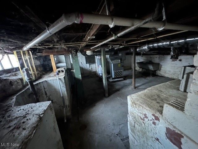 14808 Pepper Avenue, Cleveland, OH 44110