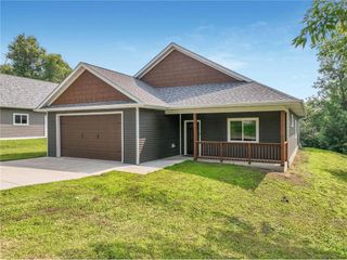 615 S Wisconsin Avenue, Rice Lake, WI 54868