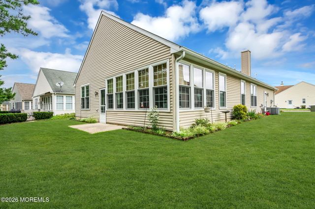 31 Country Walk Boulevard, Whiting, NJ 08759