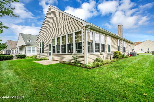 31 Country Walk Boulevard, Whiting, NJ 08759